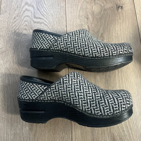 Dansko XP Professional Tweed Clogs size 36 (Womens 6-6.5) - Picture 1 of 7